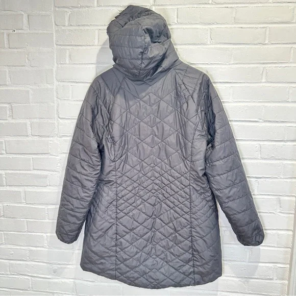 The North Face Mossbud Reversible Parka in Asphalt Grey - Picture 6 of 12